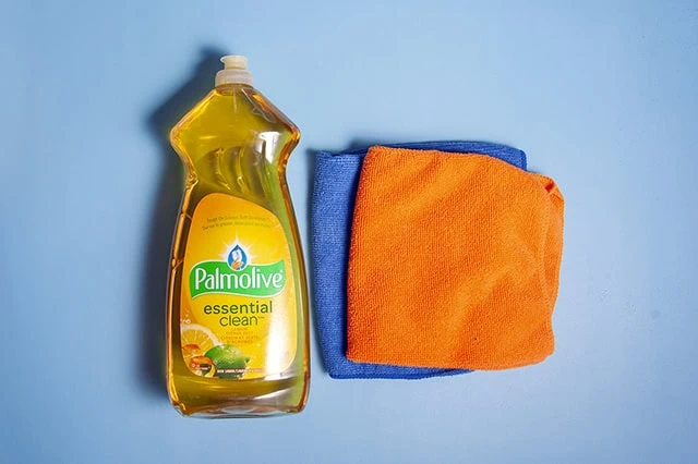 palmolive dish soap and cloths.